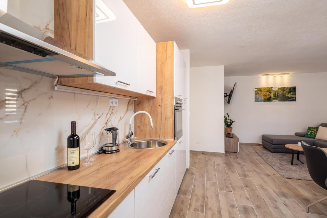 אומיס River Park Apartments מראה חיצוני תמונה