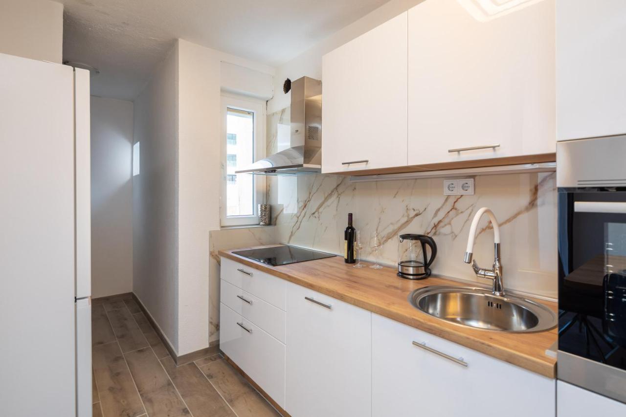 אומיס River Park Apartments מראה חיצוני תמונה